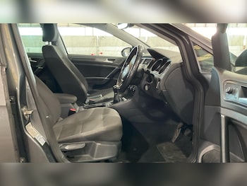 Used Volkswagen Golf 2017 for sale - 77166572: Photo