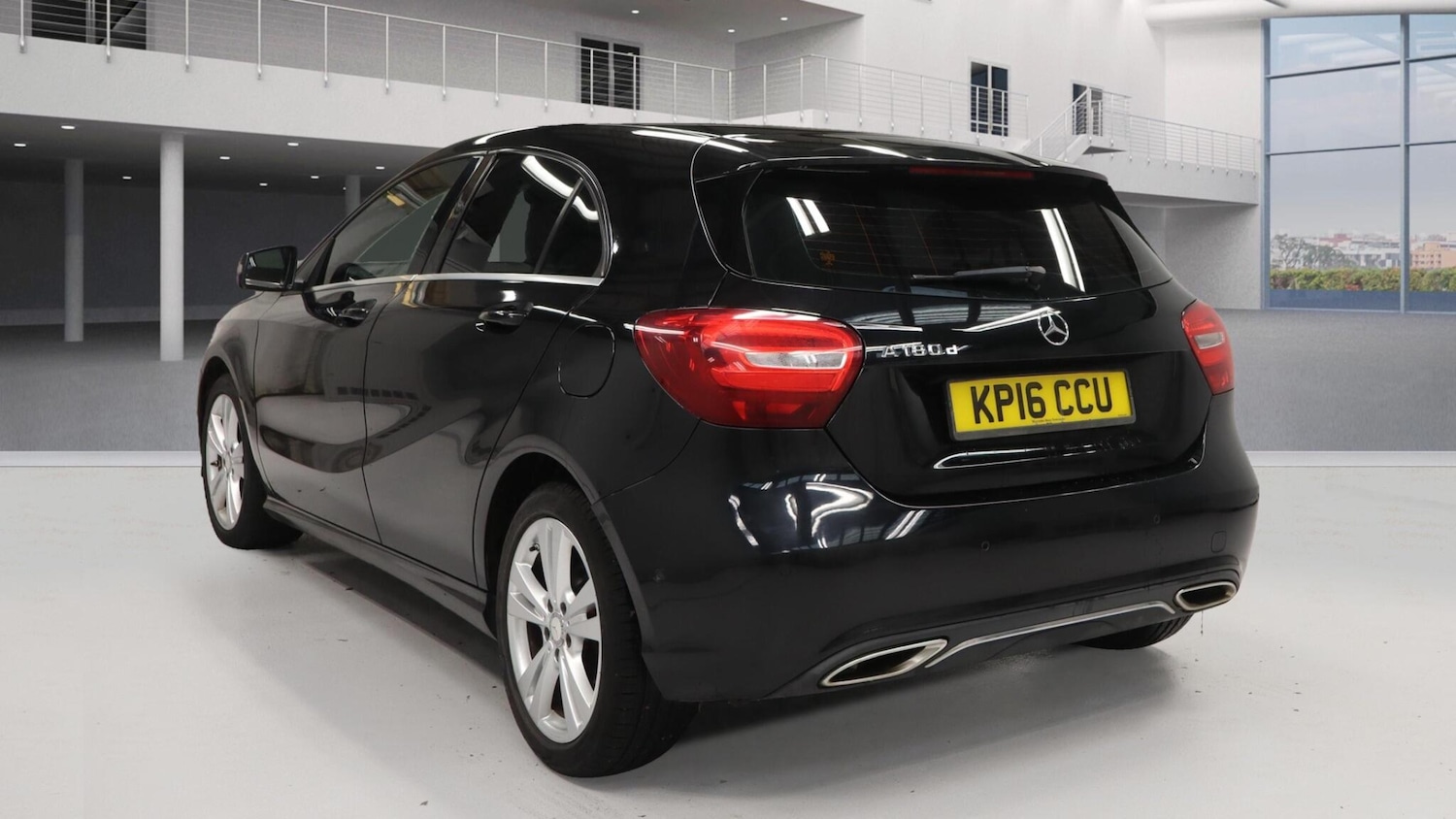 Used Mercedes-Benz A-Class 2016 for sale - 76839632: Photo 2