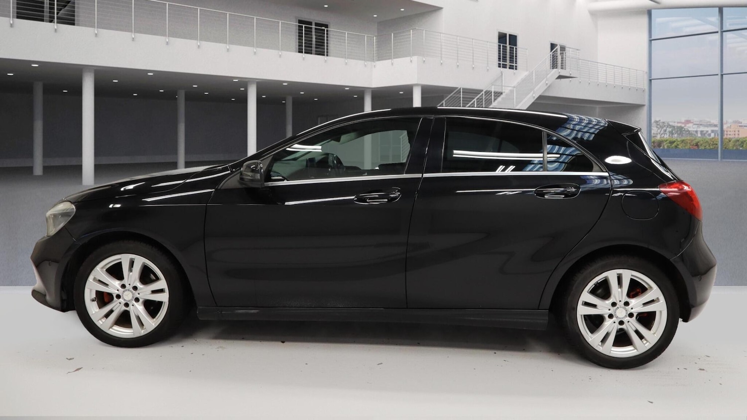 Used Mercedes-Benz A-Class 2016 for sale - 76839632: Photo 3