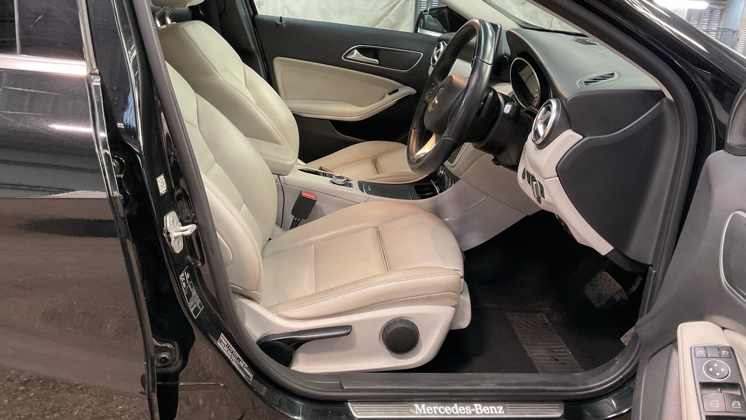 Used Mercedes-Benz A-Class 2016 for sale - 76839632: Photo 4