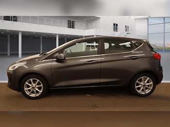 Used Ford Fiesta 2017 for sale - 76388504: Photo