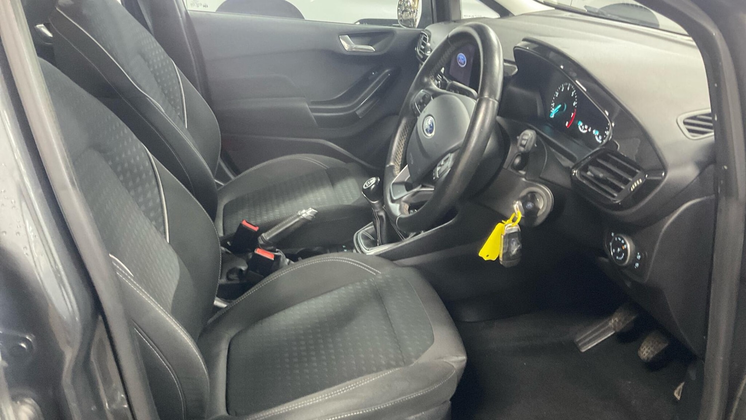 Used Ford Fiesta 2017 for sale - 76388504: Photo 4