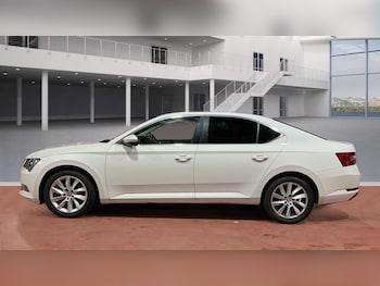 Used Skoda Superb 2018 for sale - 77549511: Photo