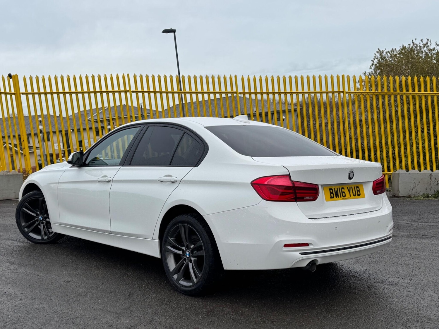 Used BMW 3 Series 2016 for sale - 77049965: Photo 2