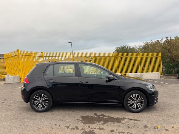 Used Volkswagen Golf 2017 for sale - 76095024: Photo 5