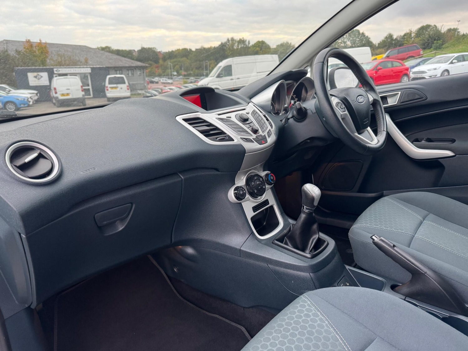 Used Ford Fiesta 2012 for sale - 76306939: Photo 11
