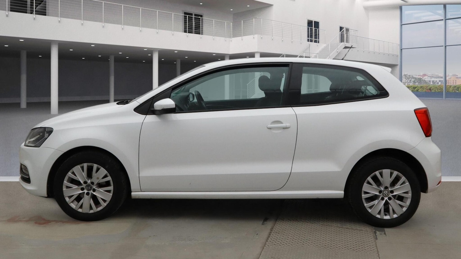 Used Volkswagen Polo 2014 for sale - 77098170: Photo 3