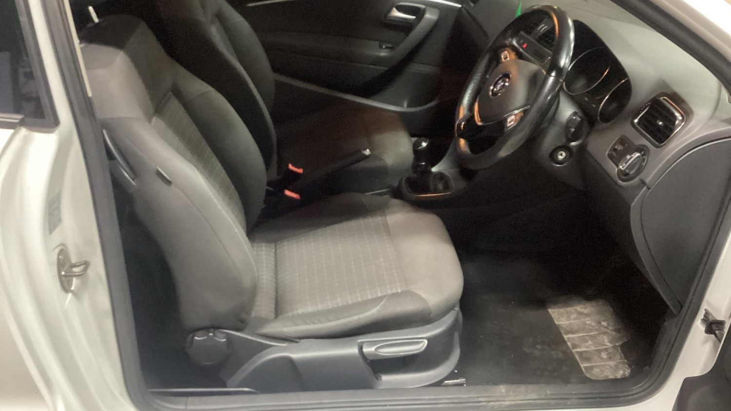 Used Volkswagen Polo 2014 for sale - 77098170: Photo 4