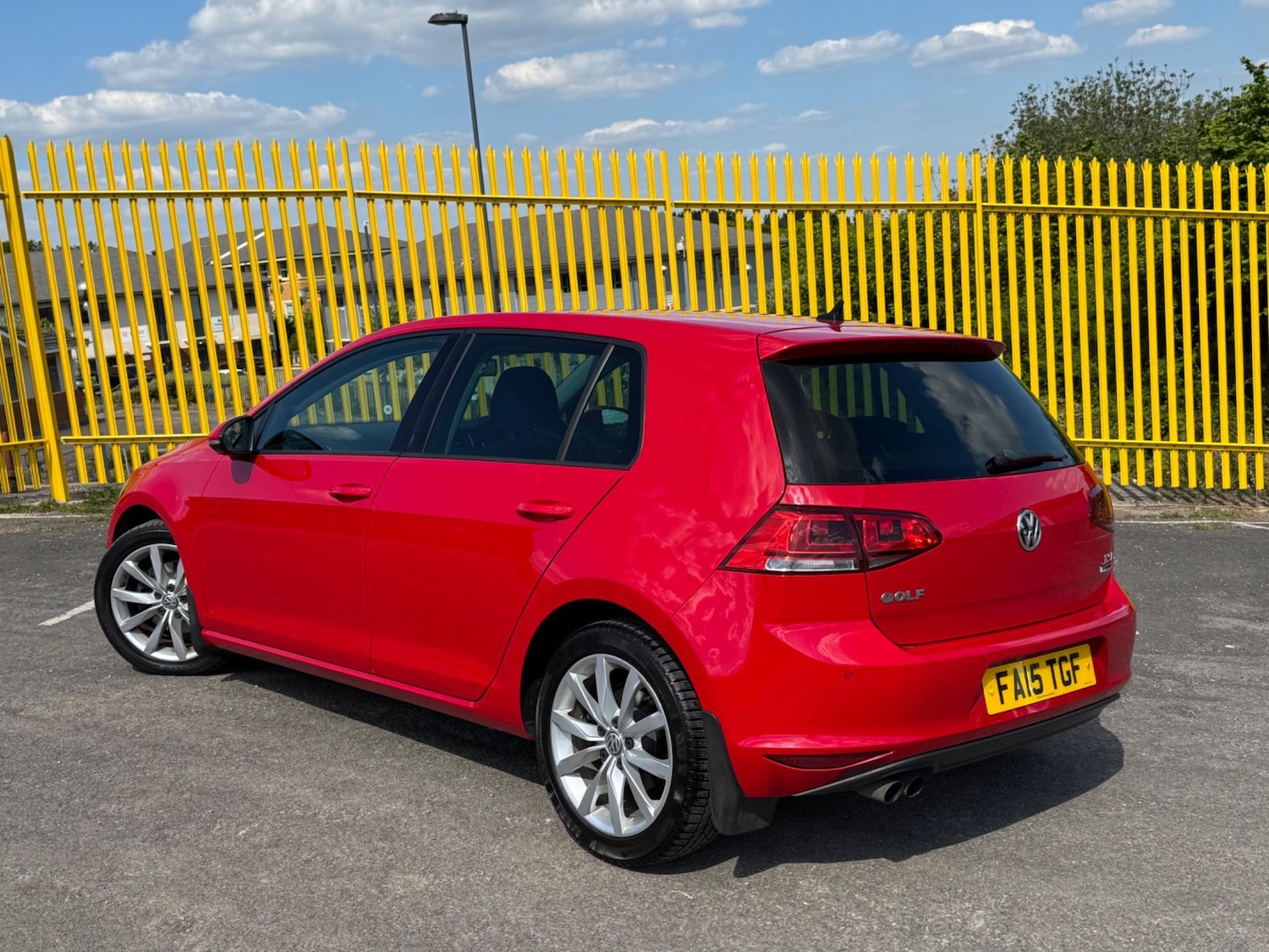 Used Volkswagen Golf 2015 for sale - 76527799: Photo 2