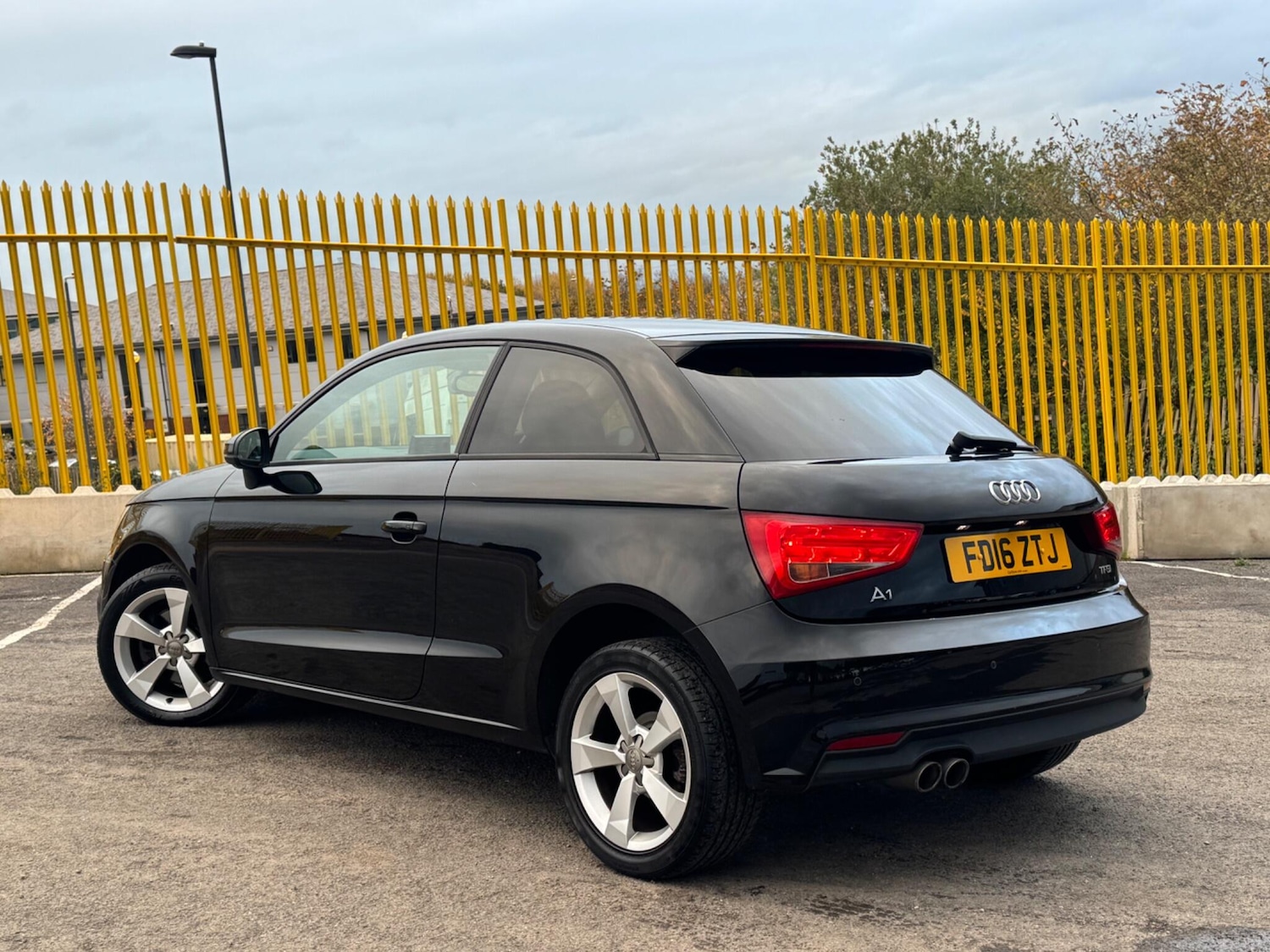 Used Audi A1 for sale - 76995990: Photo 2