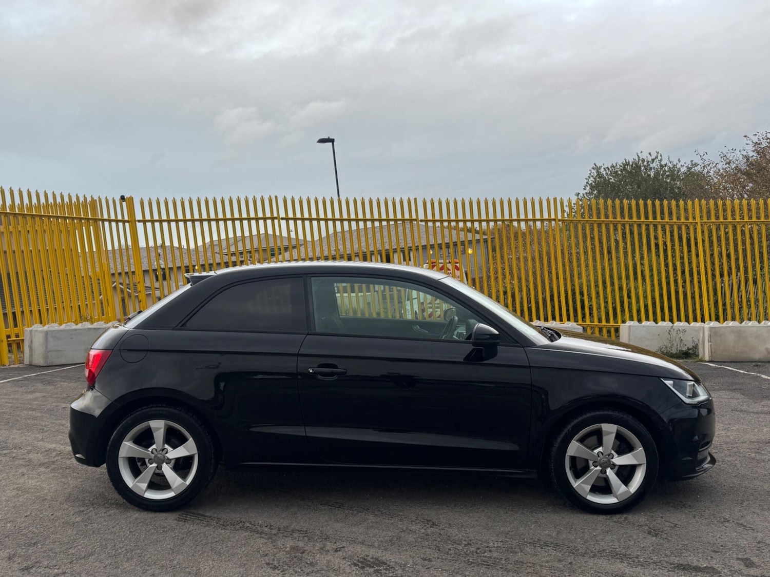 Used Audi A1 for sale - 76995990: Photo 5