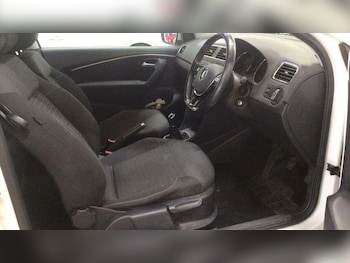 Used Volkswagen Polo 2016 for sale - 78320315: Photo