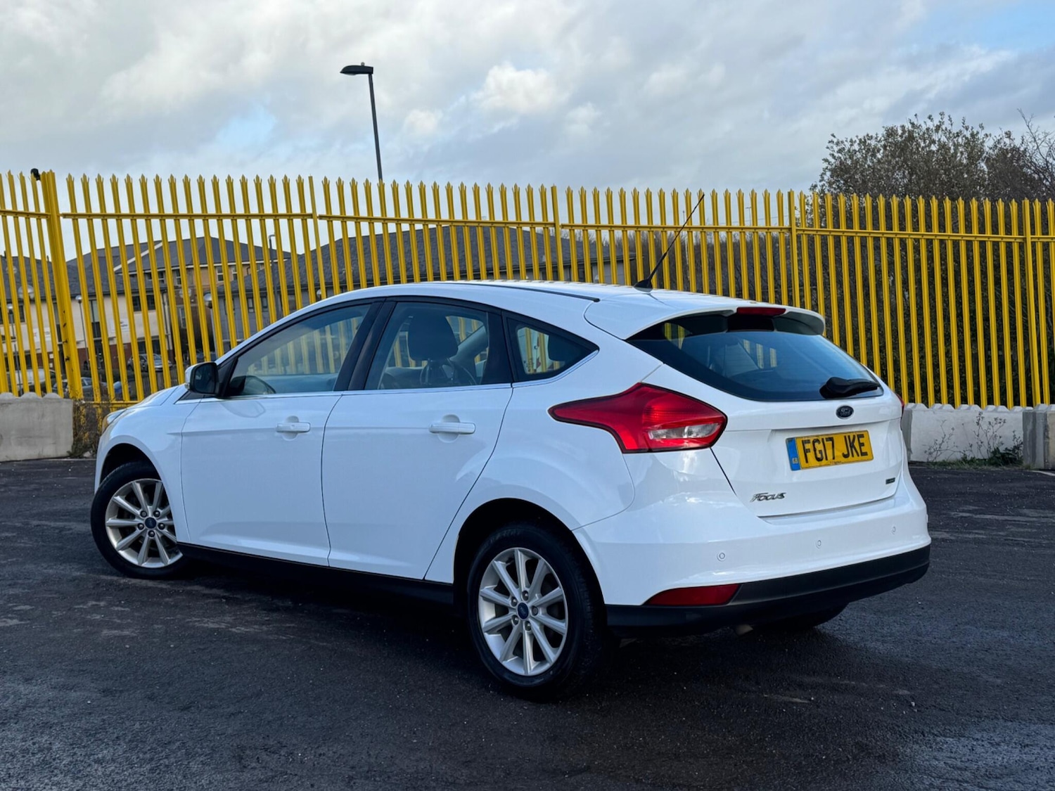 Used Ford Focus 2017 for sale - 76898374: Photo 2