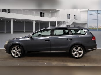 Used Volkswagen Passat 2011 for sale - 77509957: Photo