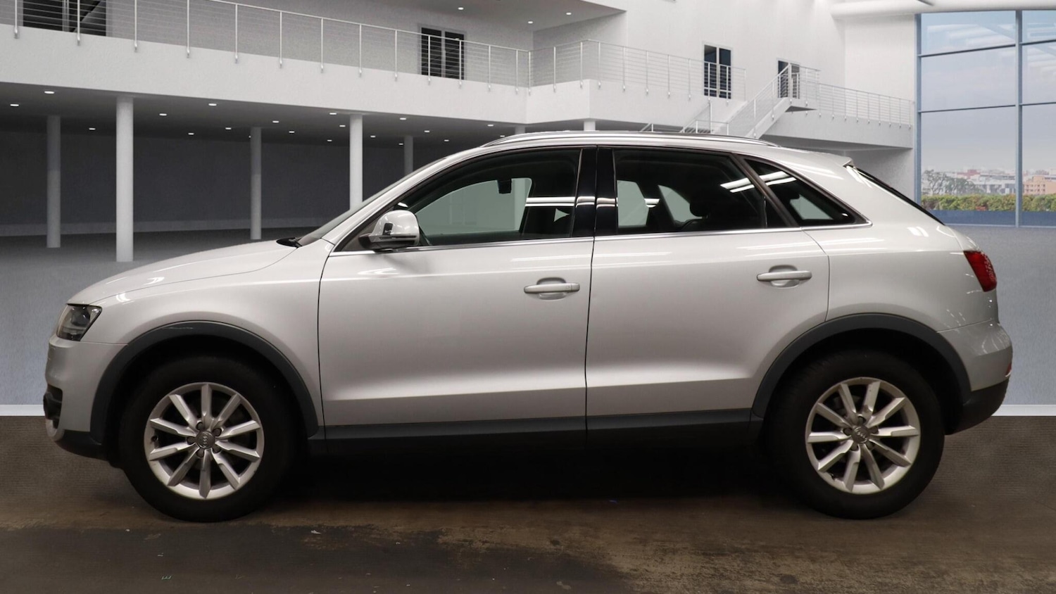 Used Audi Q3 2013 for sale - 76839875: Photo 3