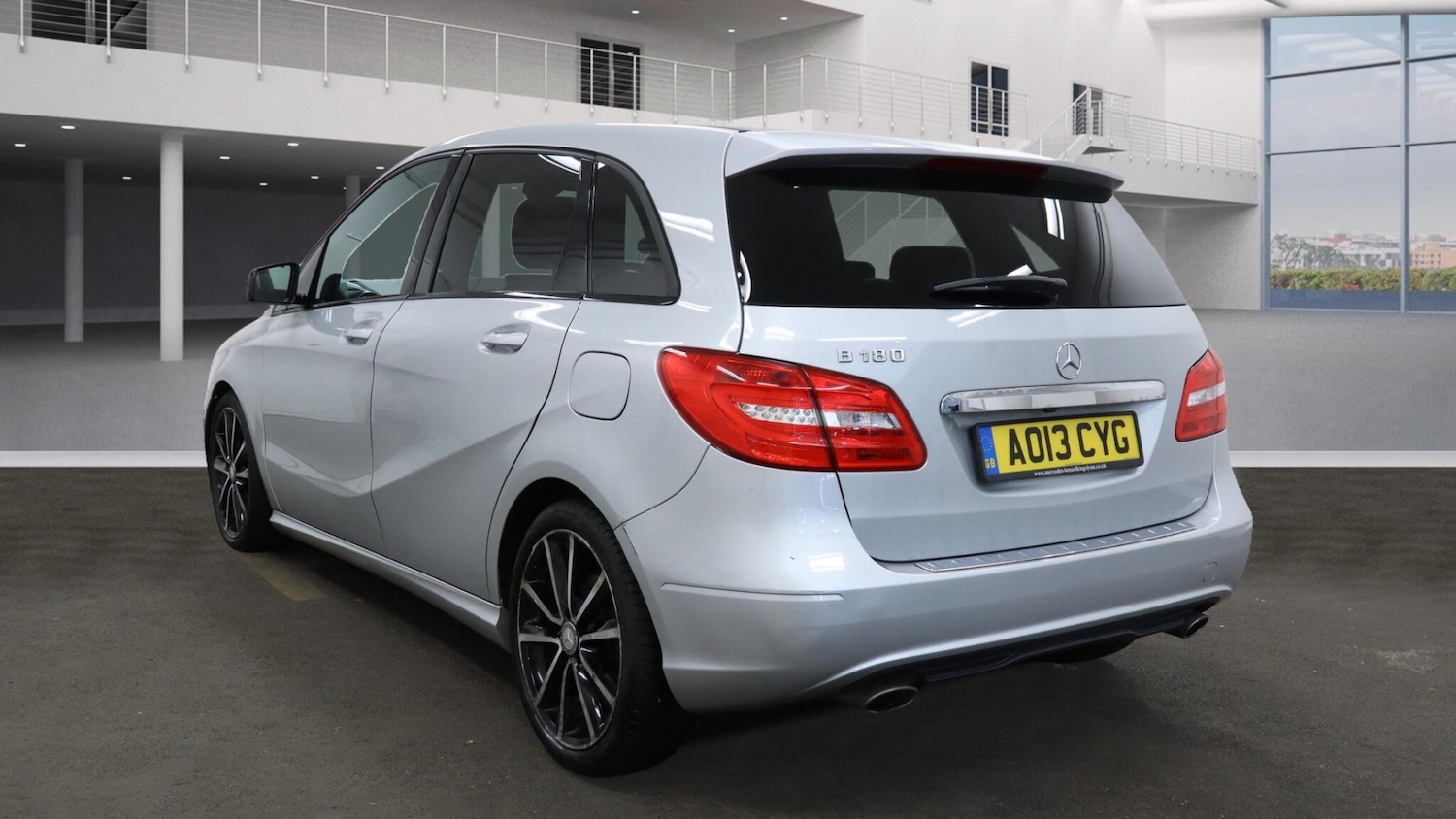 Used Mercedes-Benz B Class 2013 for sale - 76200219: Photo 2