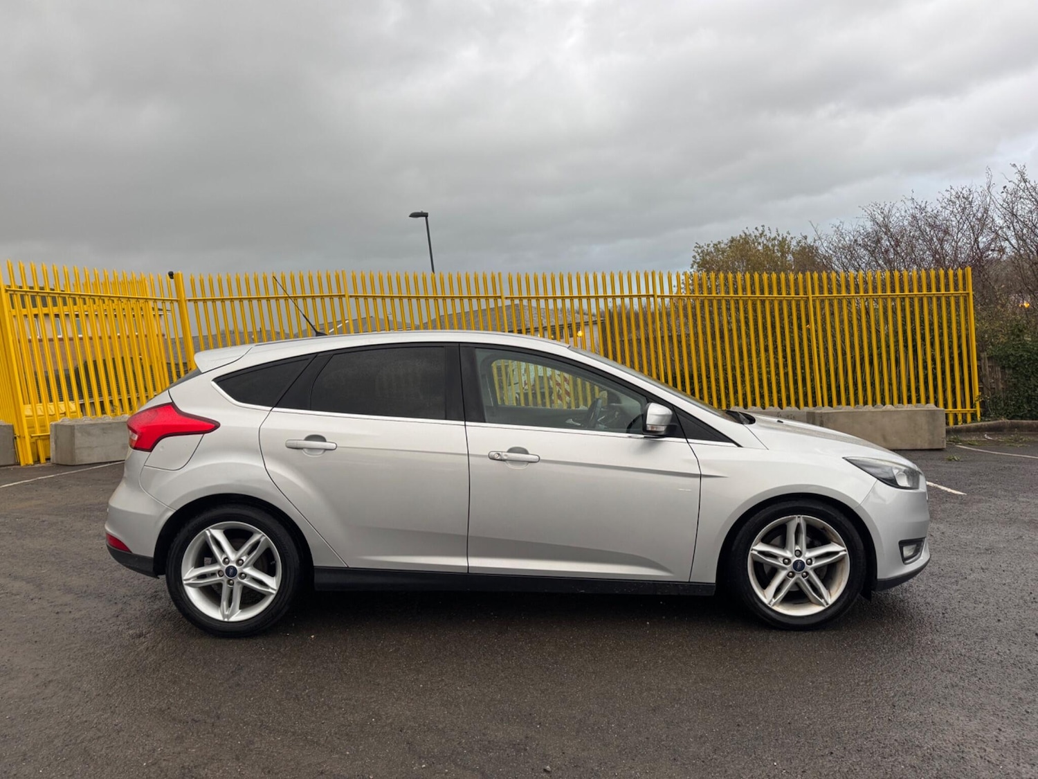 Used Ford Focus 2015 for sale - 76887365: Photo 5