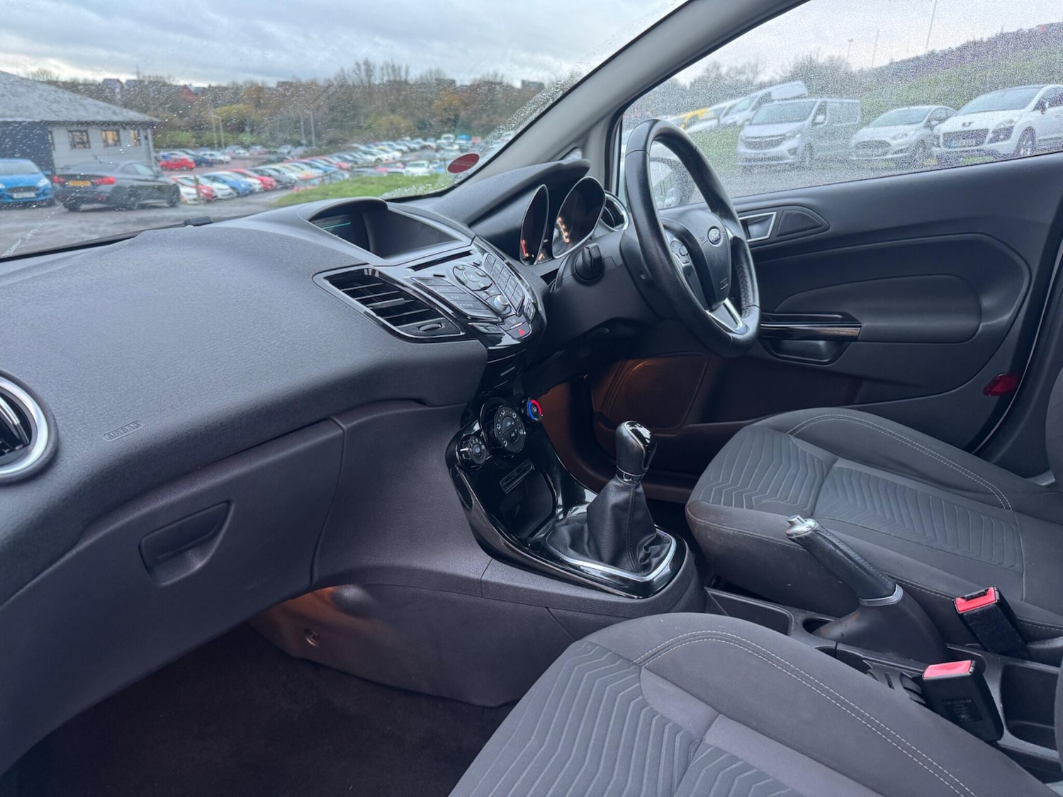 Used Ford Fiesta 2015 for sale - 76042854: Photo 11