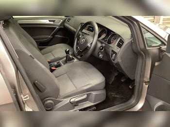 Used Volkswagen Golf 2015 for sale - 76975413: Photo