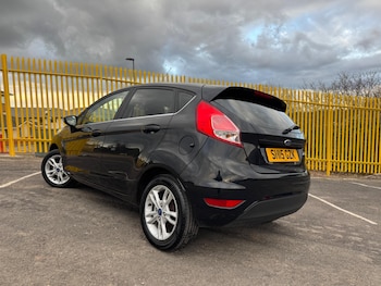 Used Ford Fiesta 2015 for sale - 73930321: Photo