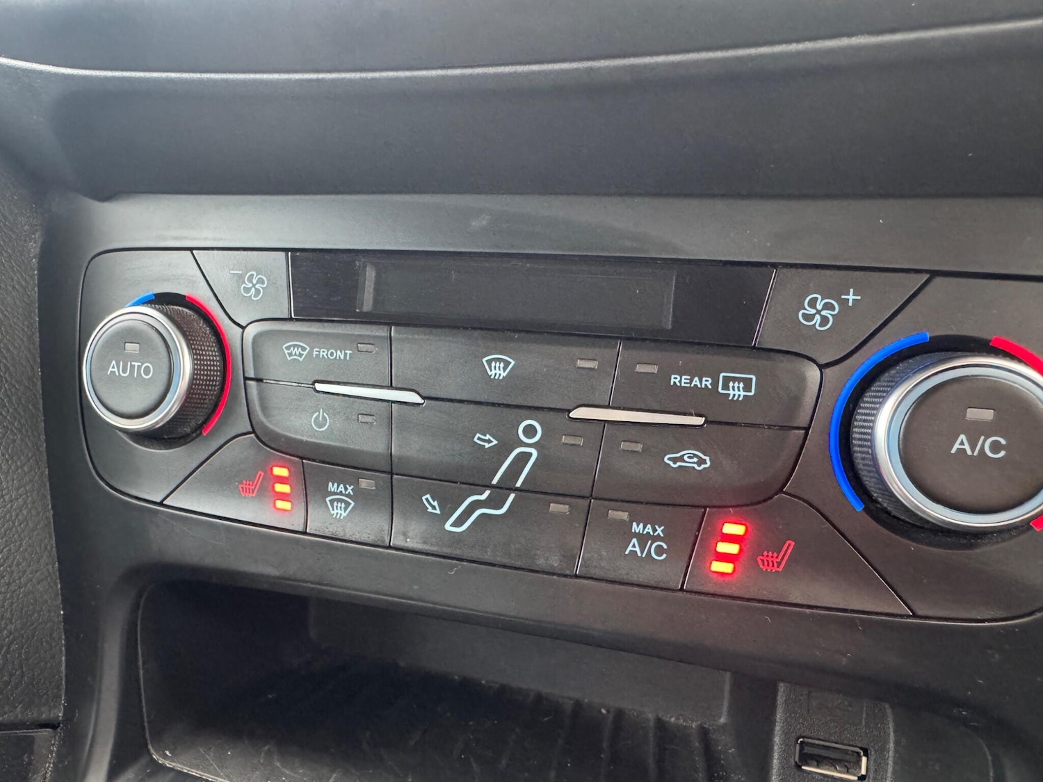 Used Ford Focus 2015 for sale - 76898262: Photo 12