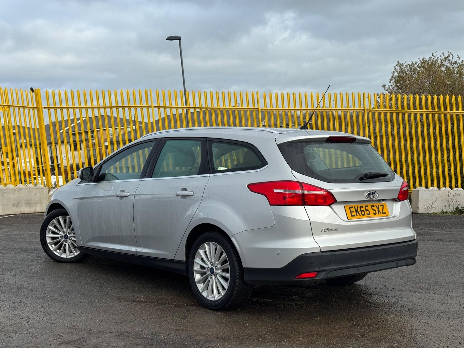 Used Ford Focus 2015 for sale - 76898262: Photo 2