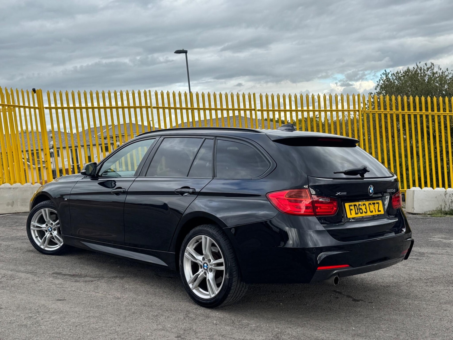 Used BMW 3 Series 2013 for sale - 76314605: Photo 2