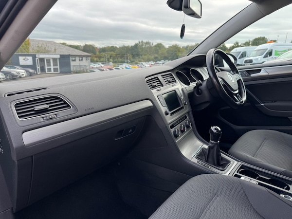 Used Volkswagen Golf 2015 for sale - 75990729: Photo 8