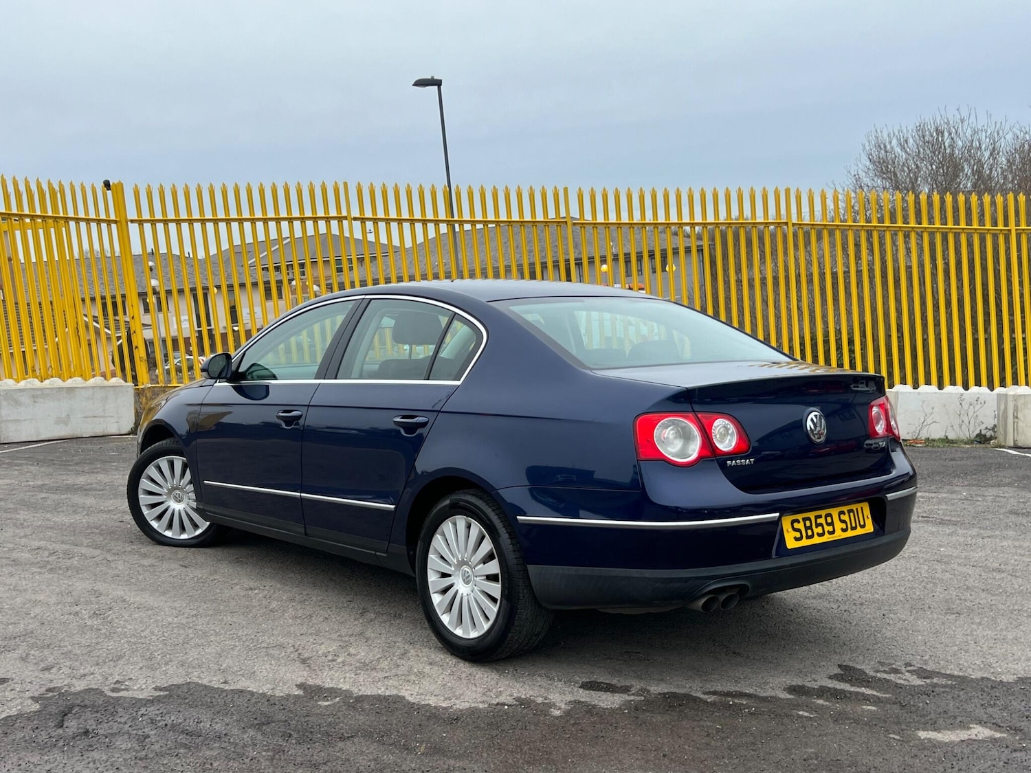 Used Volkswagen Passat 2010 for sale - 77166690: Photo 2
