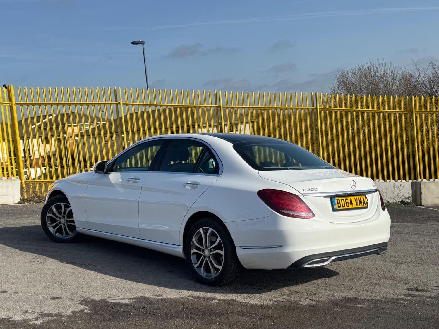 Used Mercedes-Benz C Class 2014 for sale - 77191040: Photo 2