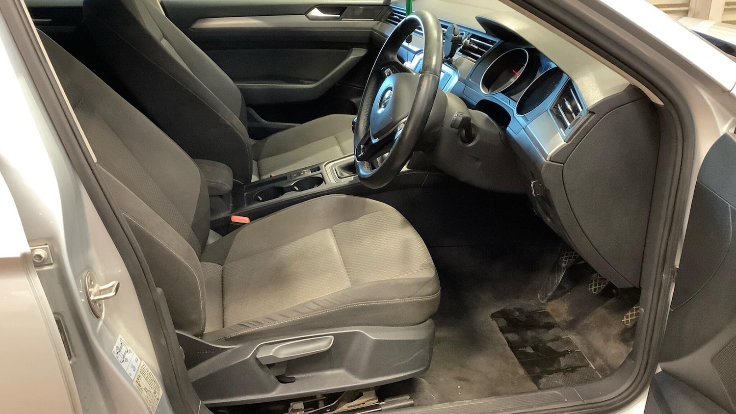 Used Volkswagen Passat 2016 for sale - 77166663: Photo 4