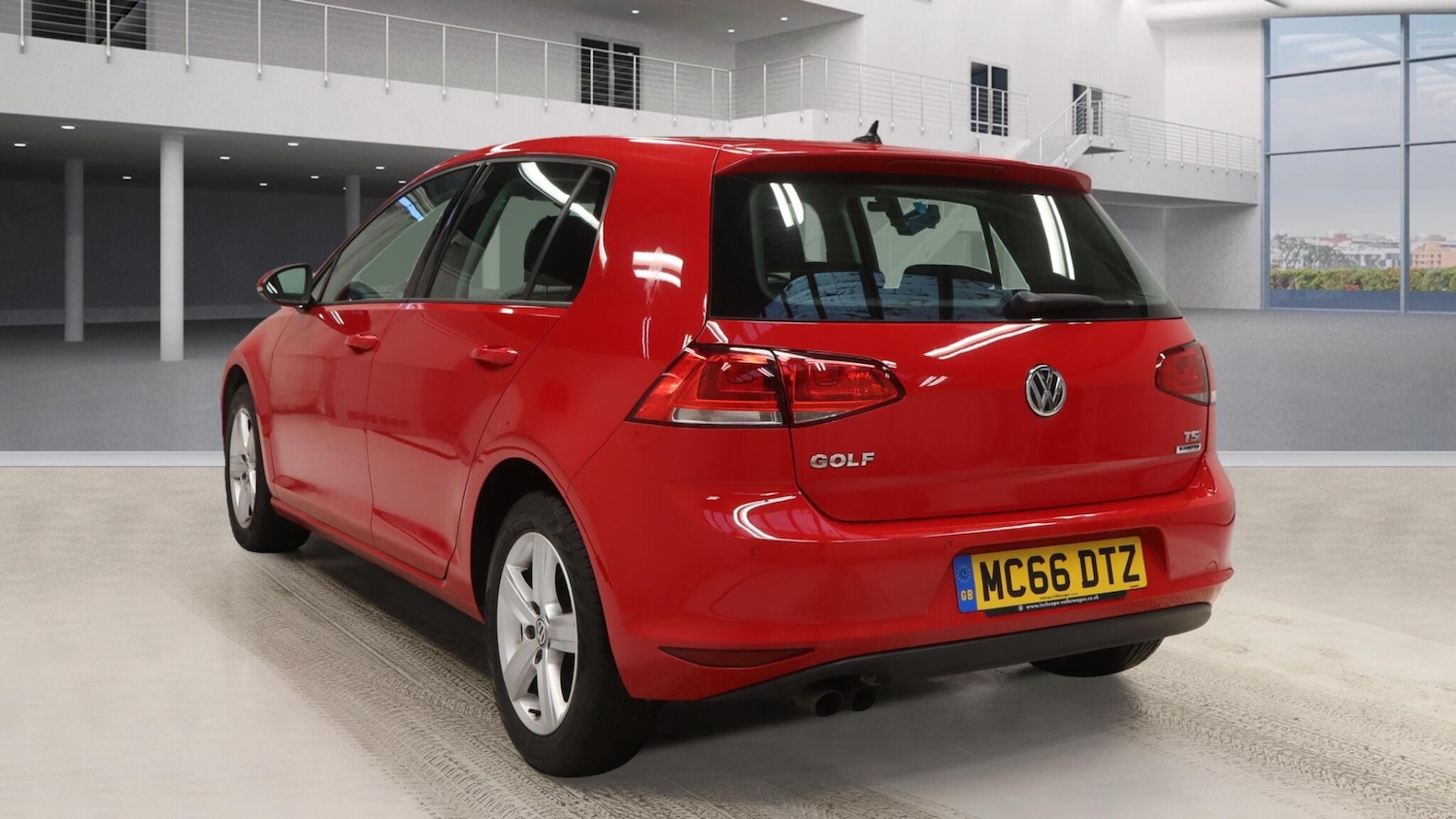 Used Volkswagen Golf 2017 for sale - 76667069: Photo 2