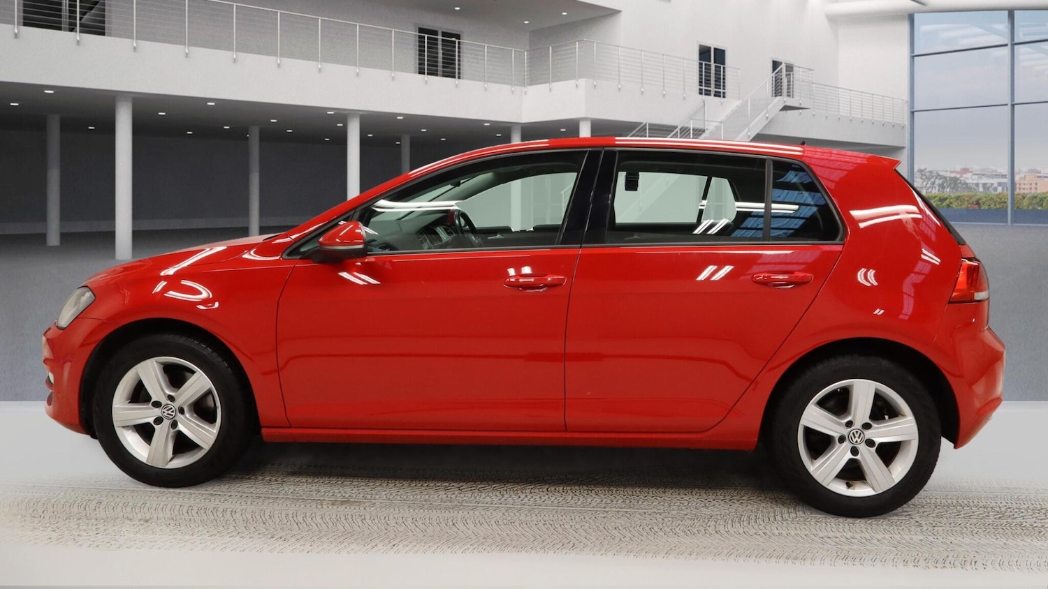 Used Volkswagen Golf 2017 for sale - 76667069: Photo 3