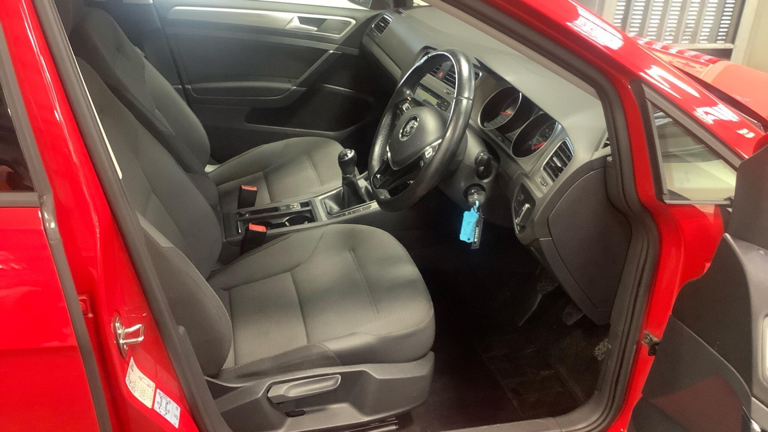 Used Volkswagen Golf 2017 for sale - 76667069: Photo 4