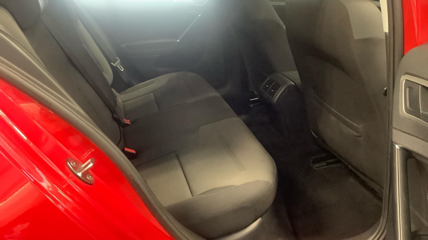 Used Volkswagen Golf 2017 for sale - 76667069: Photo 5