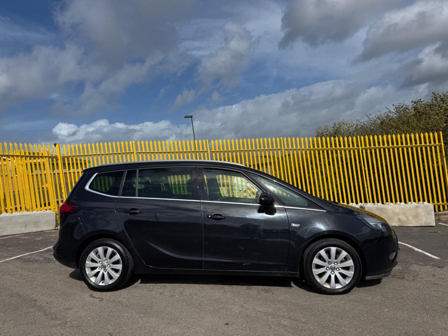 Used Vauxhall Zafira Tourer 2014 for sale - 75964425: Photo 5