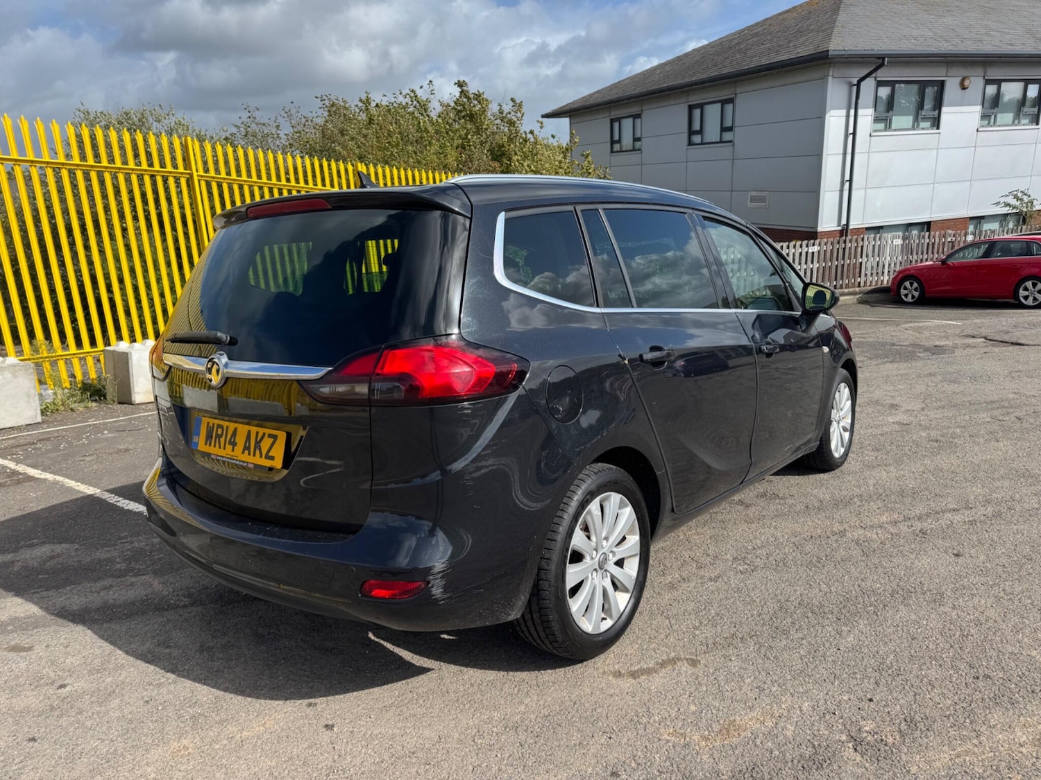 Used Vauxhall Zafira Tourer 2014 for sale - 75964425: Photo 6