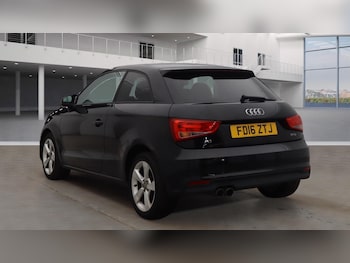 Used Audi A1 2016 for sale - 76246637: Photo 2