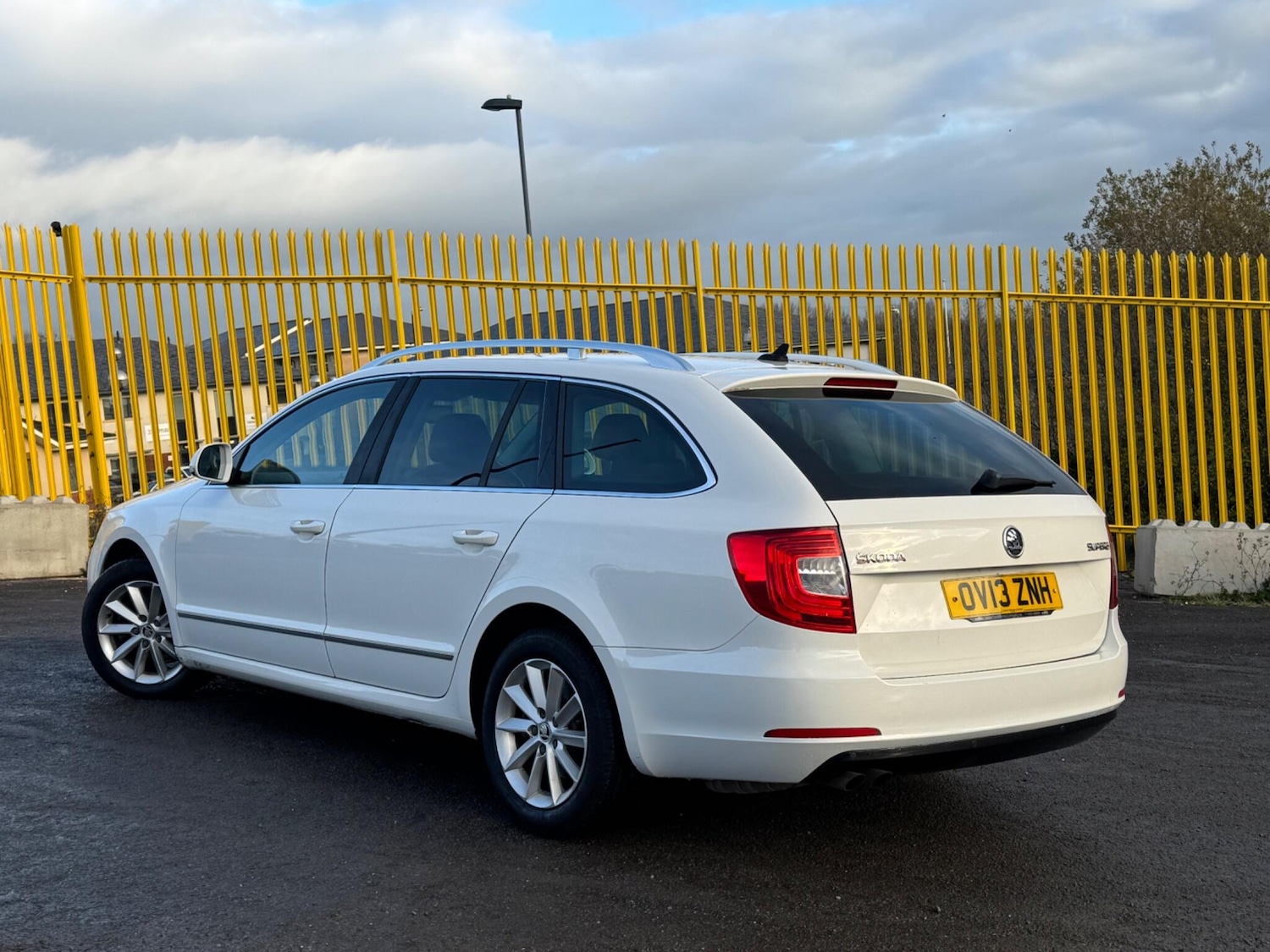 Used Skoda Superb 2013 for sale - 76701714: Photo 2