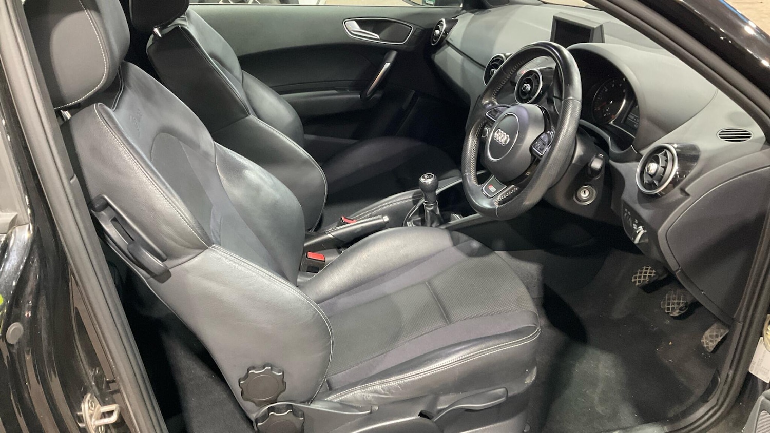 Used Audi A1 2014 for sale - 76753258: Photo 4