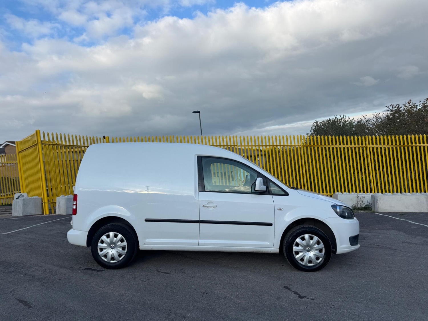 Used Volkswagen Caddy 2012 for sale - 76060591: Photo 5