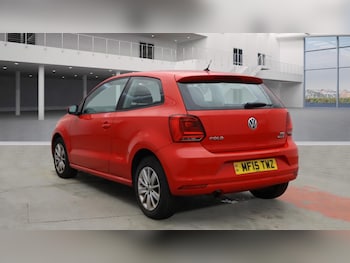 Used Volkswagen Polo 2015 for sale - 76072587: Photo
