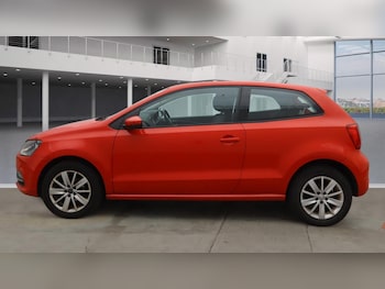 Used Volkswagen Polo 2015 for sale - 76072587: Photo