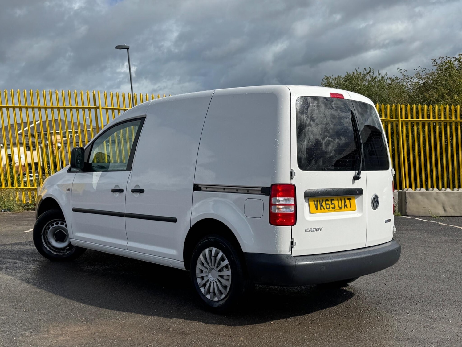 Used Volkswagen Caddy 2015 for sale - 76988856: Photo 2