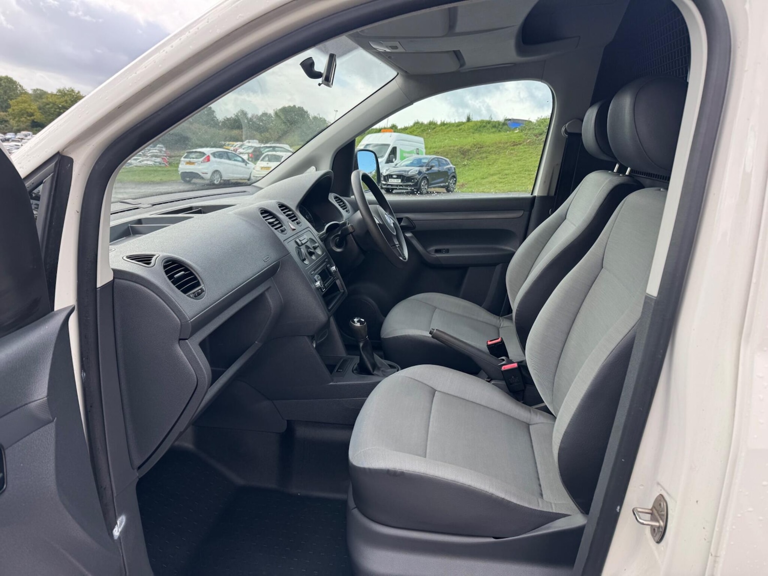 Used Volkswagen Caddy 2015 for sale - 76988856: Photo 8