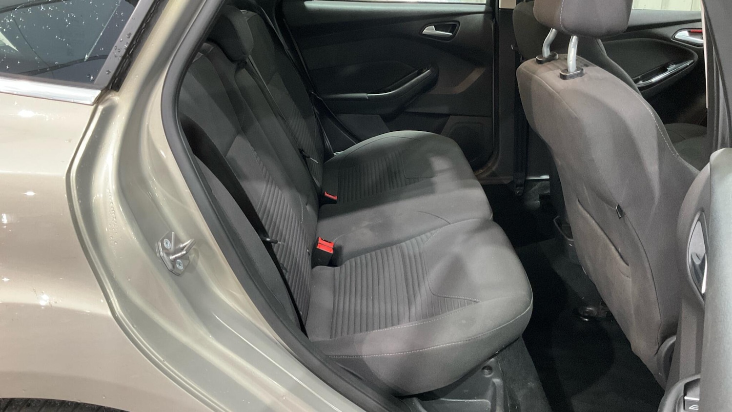 Used Ford Focus 2015 for sale - 76765538: Photo 5