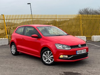 Used Volkswagen Polo 2015 for sale - 77768060: Photo