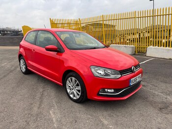 Used Volkswagen Polo 2015 for sale - 77768060: Photo