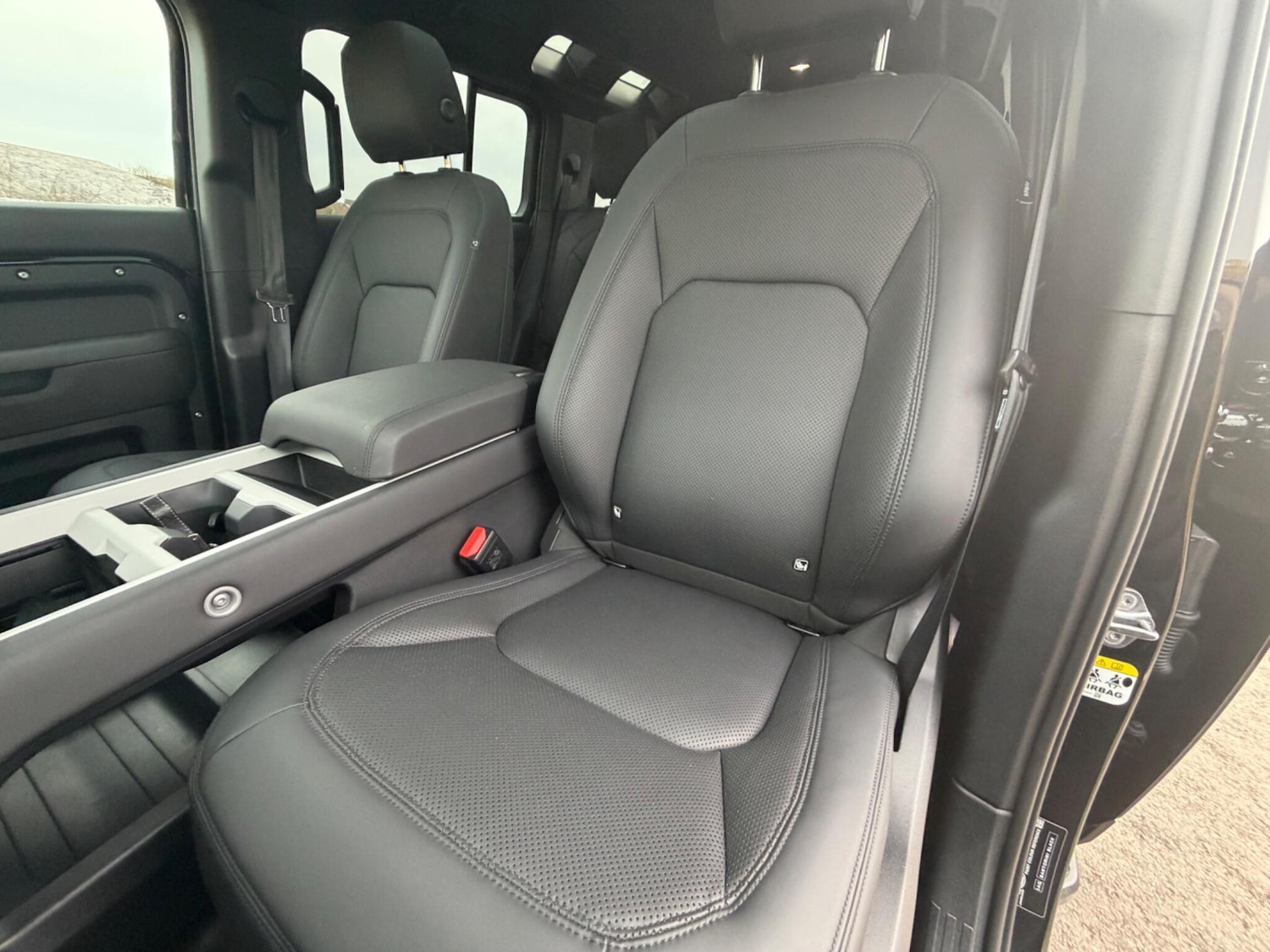 Used Land Rover Defender 2025 for sale - 77586546: Photo 16