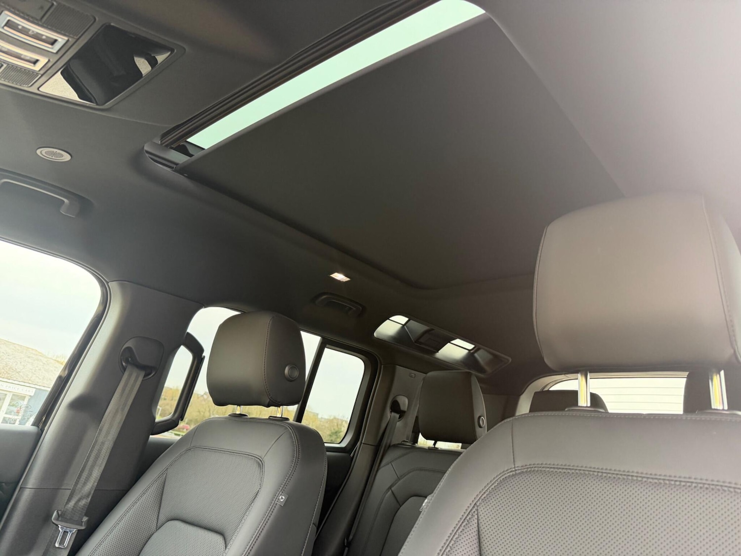 Used Land Rover Defender 2025 for sale - 77586546: Photo 22